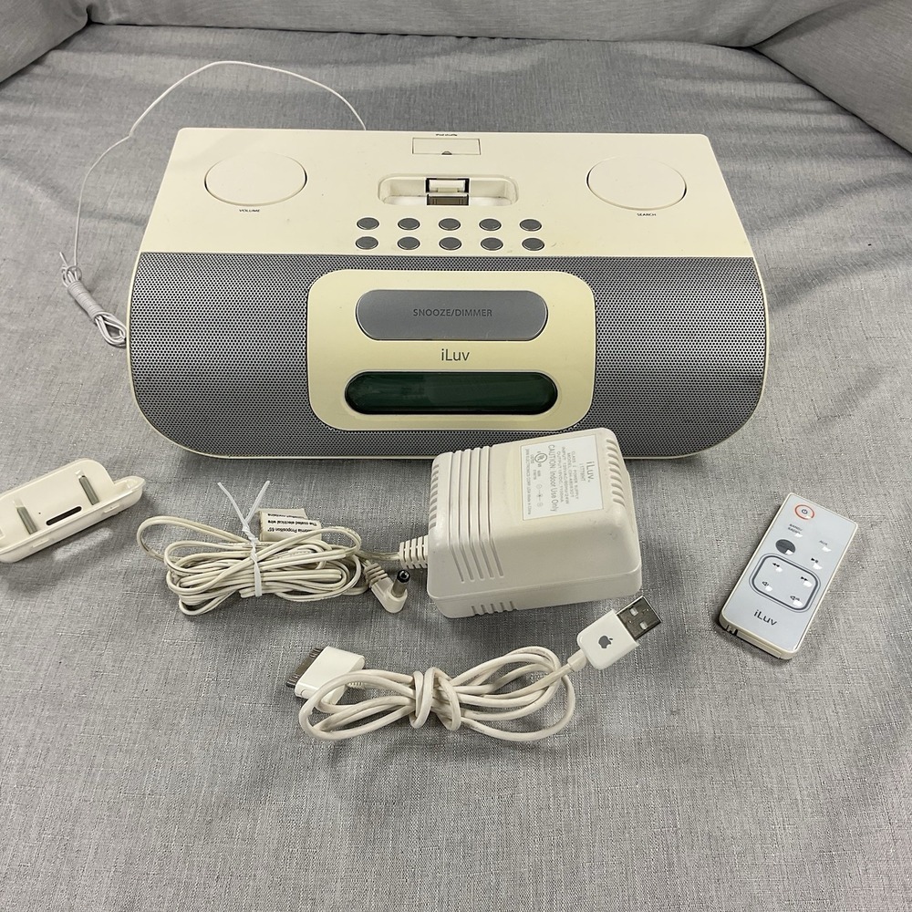 iLuv i177WHT AM FM iPod MP3 Player Dock Station Clock Radio Shuffle "White"